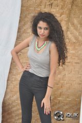 Soumya Sukumar at Pora Pove Movie Success Meet